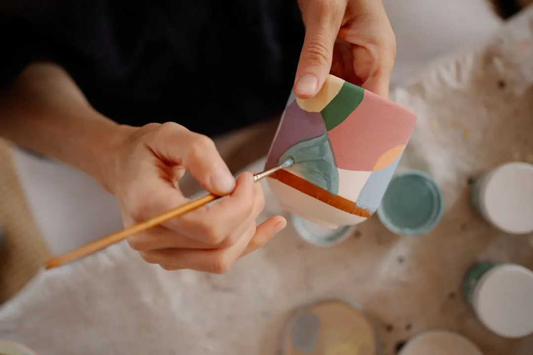 华南企业桌面云终端选型指南：瘦客户机与云桌面盒性能对比